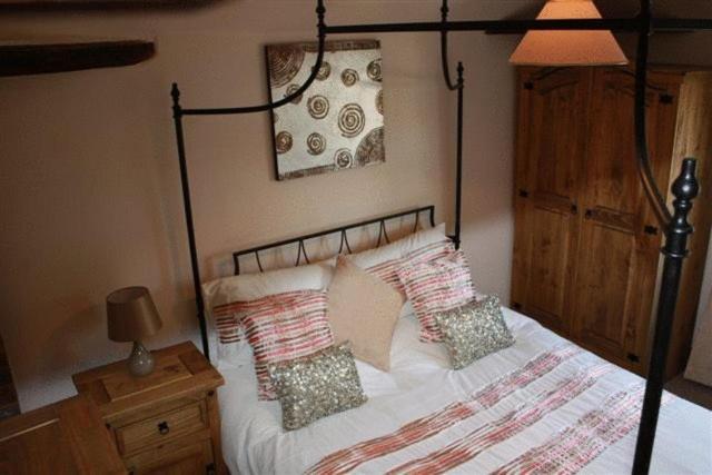 Robertsbridge Retreat At Cornhill Self Catering Apartments Quarto foto